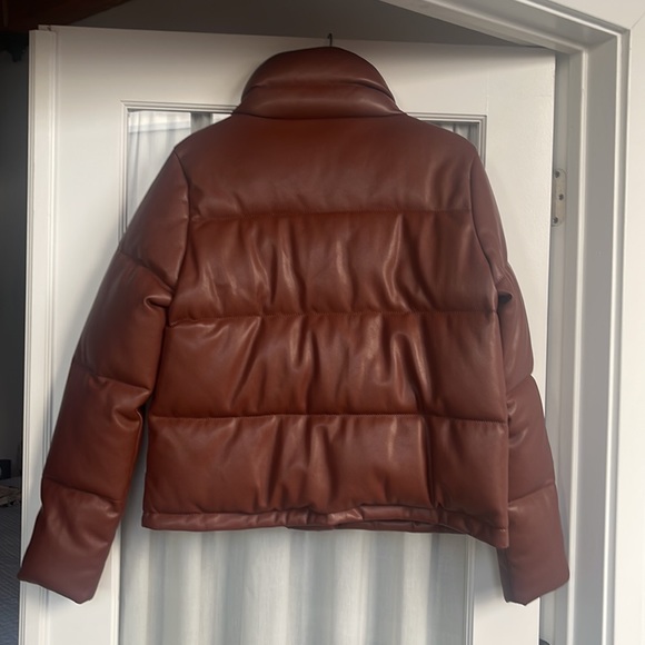Abercrombie & Fitch Vegan Leather Mini Puffer Large - Picture 2 of 3